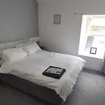 Bed & Breakfast 'james Lyons' The Old Main St Ballyhaunis