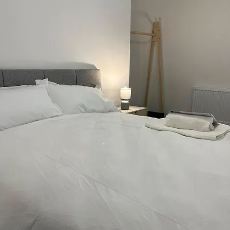 'james Lyons' The Old Main St B&B 발리하우니스