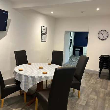 'james Lyons' The Old Main St