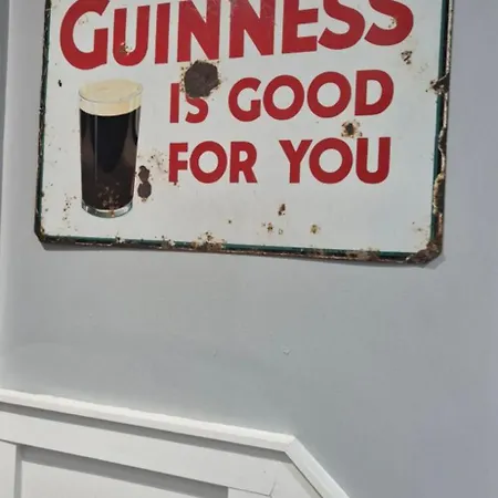 'james Lyons' The Old Main St Bed & Breakfast