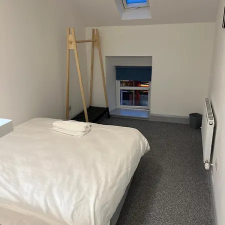 Alojamento de Acomodação e Pequeno-almoço 'james Lyons' The Old Main St *