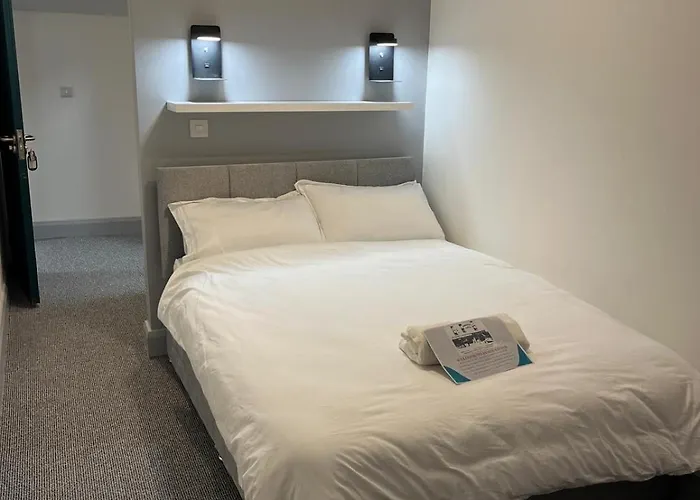 'james Lyons' The Old Main St