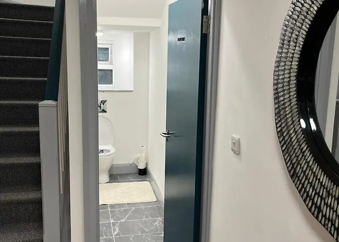 'james Lyons' The Old Main St B&B 발리하우니스