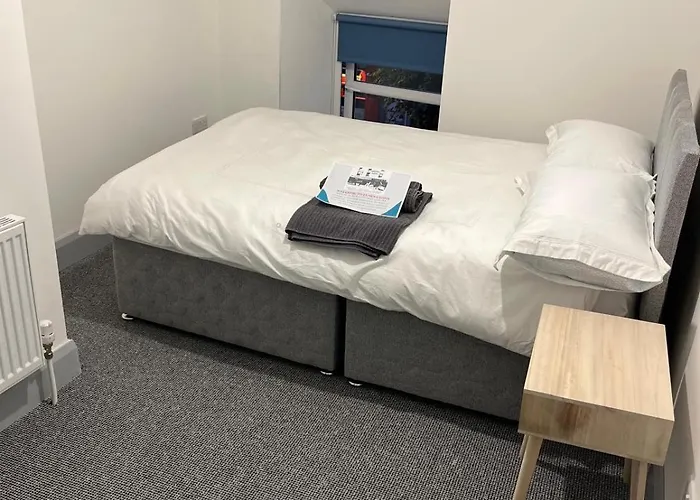 'james Lyons' The Old Main St