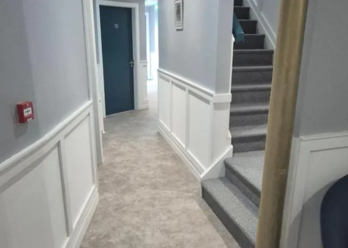 'james Lyons' The Old Main St B&B *